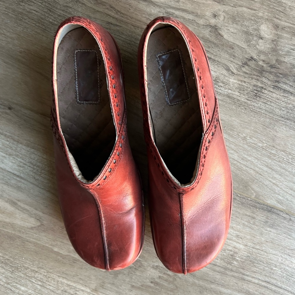 Indigo brick red comfortable clogs size 7 great condition